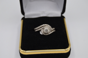  14kt White Gold Diamond Wedding Set. ONLY $999.00!!!  Approx 1 ct TDW