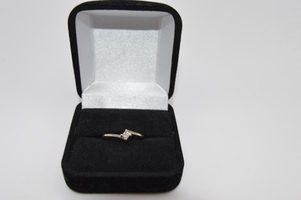 Cute Diamond Solitare Princess cut ring