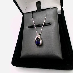 Sapphire Pendant with a diamond 10kt White Gold