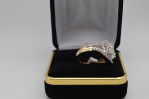 14kt solid Gold Diamond Cluster Ladies Ring